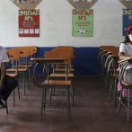 Cuba inicia clases por TV mientras vacuna niños contra COVID
