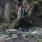 Al menos 32 muertos al caer autobús al abismo en ruta de Perú