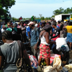 Pocos haitianos usan mascarilla en el mercado de Pedernales