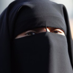 Las estudiantes afganas deberán llevar abaya y niqab