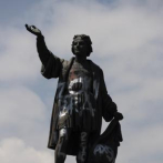 Cristóbal Colón se despide del centro de Ciudad de México