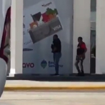Arrestan a dos personas en un banco de Santiago vinculadas a la Operación Falcón