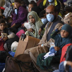 EEUU detiene vuelos con afganos evacuados por sarampión
