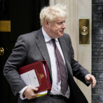 En busca de oxígeno, el primer ministro británico remodela su gobierno