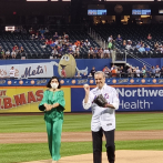 Presidente Luis Abinader lanza primera bola en partido de los Mets y Filadelfia