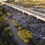 Fuerzas mexicanas rodean campamento de migrantes en frontera