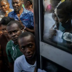 Policía de Guatemala localiza 75 inmigrantes cubanos y haitianos abandonados