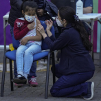 Chile inicia vacunación en escuelas de niños de 6 a 11 años