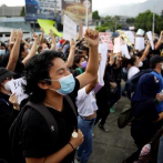 Salvadoreños protestan nuevamente contra Gobierno de Bukele y sus decisiones