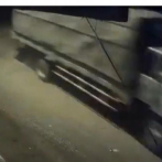 Video muestra un camión presuntamente de la Policía en la persecución contra Leslie