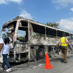 Autobús se incendia y provoca extenso taponamiento en autovía del Este