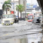 Declaran en alerta a Santo Domingo y 12 provincias más por incidencia de onda tropical
