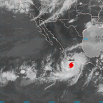 El huracán Rick gana fuerza en la costa del Pacífico de México