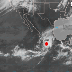 El huracán Rick se fortalece al acercarse a la costa del Pacífico de México