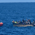77 migrantes dominicanos y 6 haitianos que iban en yola a Puerto Rico fueron detenidos por la Guardia Costera