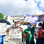 No videntes de Santiago protestan frente al Palacio Nacional para el retorno del desayuno escolar