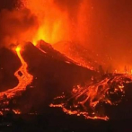 La lava del volcán engulle por completo una playa de la isla de La Palma