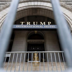 Grupo de inversión compra hotel de Trump en Washington, según medios