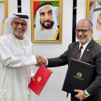 Firman acuerdo para promover tráfico aéreo entre RD y Dubái