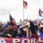 Arce y Morales marchan en defensa del gobierno