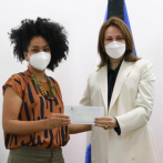 Ministerio de Cultura entrega cheques a ganadores de la Bienal Nacional de Artes Visuales
