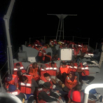 La Armada rescata a 47 personas en embarcación a la deriva en la costa Este