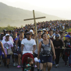EEUU restablece medida de que migrantes esperen en México