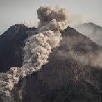 Al menos 27 desaparecidos por la erupción en Indonesia