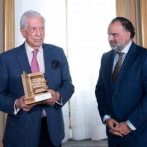 Vargas Llosa recibe el Premio AMI por su defensa del periodismo de calidad