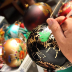 Esferas de Chignahuapan, tradición mexicana que decora la Navidad del mundo
