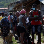 Migrantes haitianos montan un campamento en la ciudad mexicana de Cancún