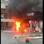 Dos motores se incendian en una estación de combustible en la carretera La Isabela