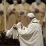 Papa Francisco oficia Misa de Gallo, pese al COVID