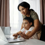 El 48% de los padres utiliza aplicaciones de control parental para vigilar el comportamiento 'online' de sus hijos