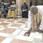 Ciudad del Cabo entierra las cenizas de Desmond Tutu