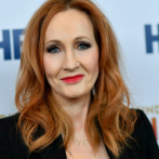 Escuela británica retira el nombre de J.K. Rowling, acusada de transfobia