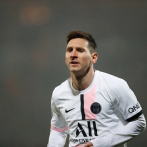 Messi da negativo al covid-19 y regresa a París