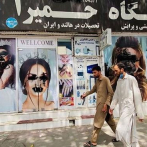 Talibanes afganos ordenan a comerciantes decapitar a los maniquíes de sus tiendas