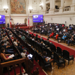 Convención Constitucional de Chile suspende sesión para cambiar la presidencia
