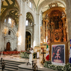 Colocan imagen de virgen de la Altagracia en catedral de México