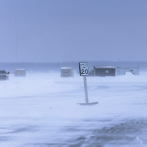 Cerca de 200,000 hogares sin luz por tormenta de nieve en el este de EEUU