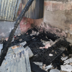 Incendio deja a familia en la calle en Villa Jaragua