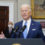 Biden ordena identificar funcionarios vulnerables al 