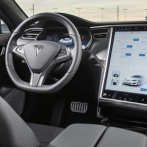 Tesla llamará a revisión 817.143 vehículos por un problema de software