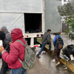 Más de 300 migrantes son hallados hacinados en un tráiler en el sur de México