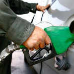 Gobierno defiende el precio de los combustibles: lo compara con otros y dice evitó alzas mayores