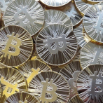Detienen en EE.UU. a una pareja acusada de blanquear miles de millones en bitcoins