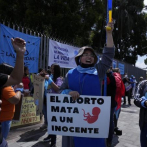 Ecuador aprueba ley que reglamenta aborto por violación