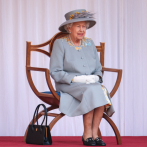 La reina Isabel II de Inglaterra contrajo covid-19 con síntomas 