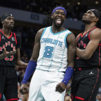 Hornets reanudan con nuevos bríos; arrollan a Raptors
